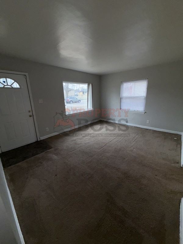 816 E 35th Ct - Photo 4 of 11