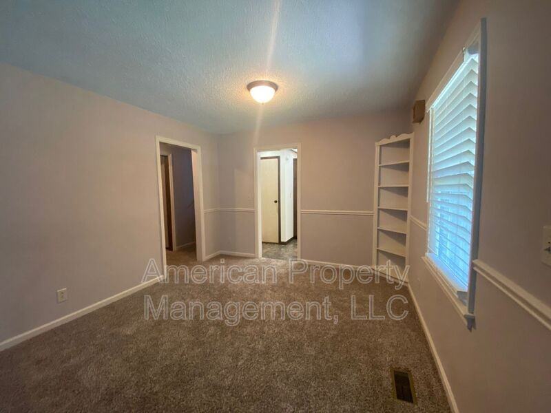 714 S Marion Ave - Photo 4 of 29