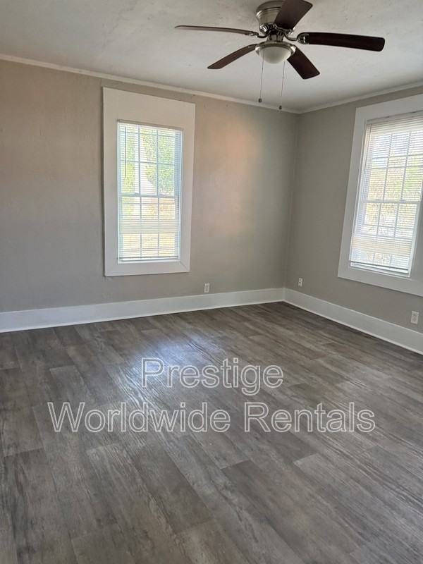 2307 16th Ave - Photo 3 of 9