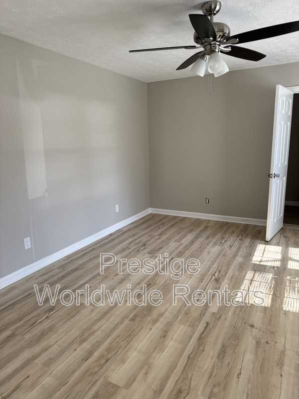 3115 Meade St - Photo 2 of 8