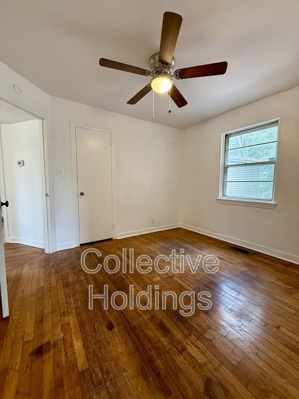 7823 Rugby Ave - Photo 3 of 9