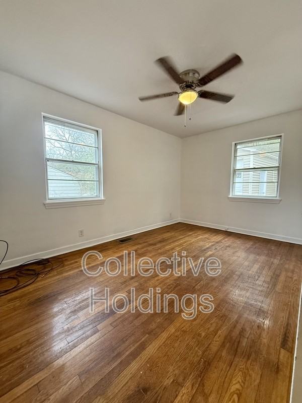 7823 Rugby Ave - Photo 4 of 9