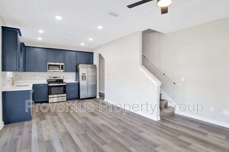 1020 N D St - Photo 2 of 24