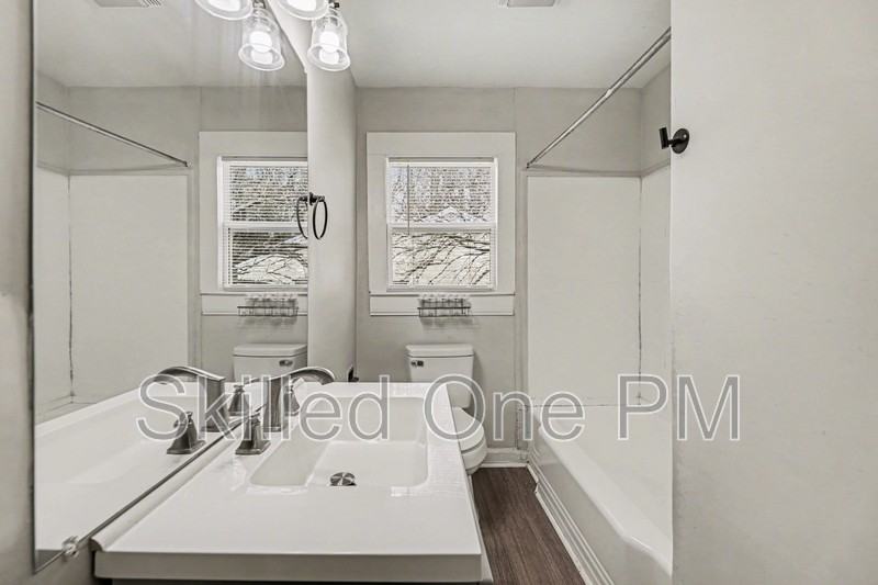 1442 N Hamilton St - Photo 6 of 32