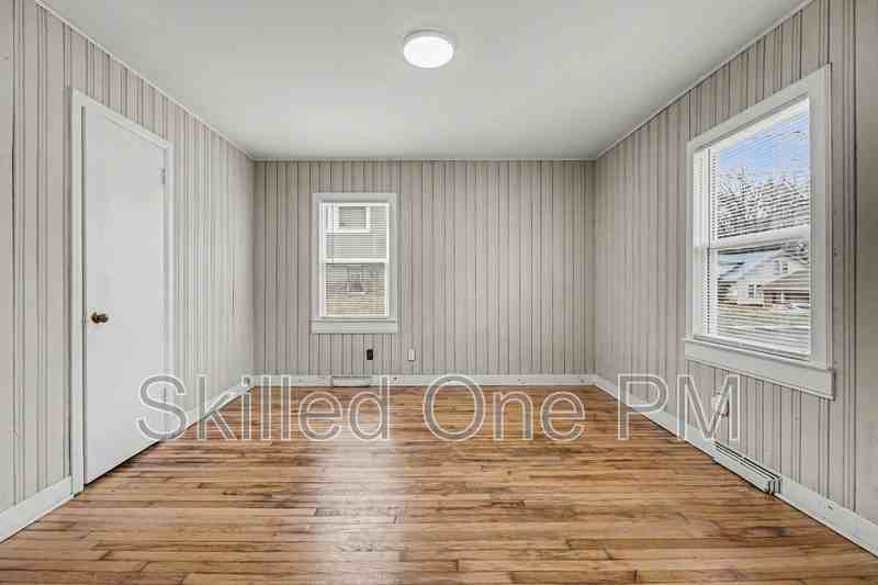 1442 N Hamilton St - Photo 7 of 32