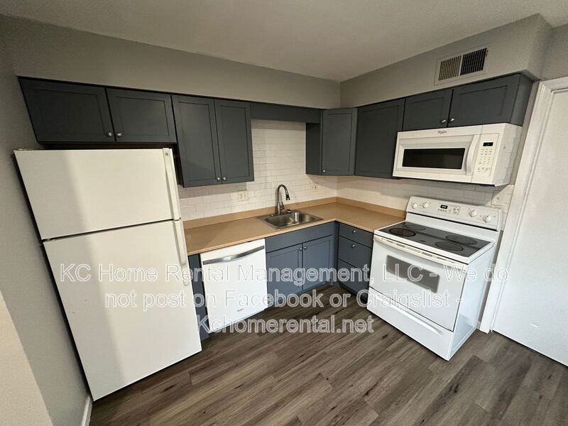 9213 E 54th Ter - Photo 3 of 20