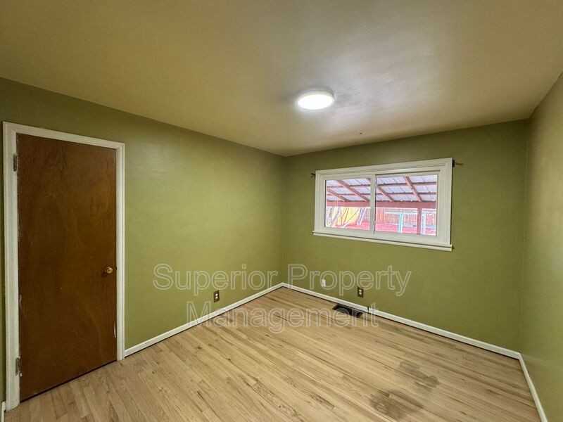 1947 E 18th St - Photo 6 of 13