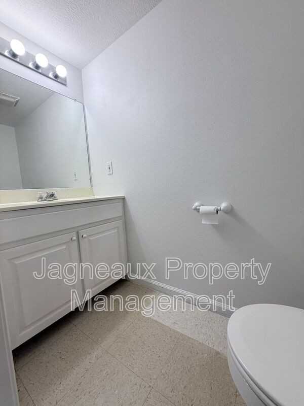 201 Crystal Ln - Photo 7 of 8