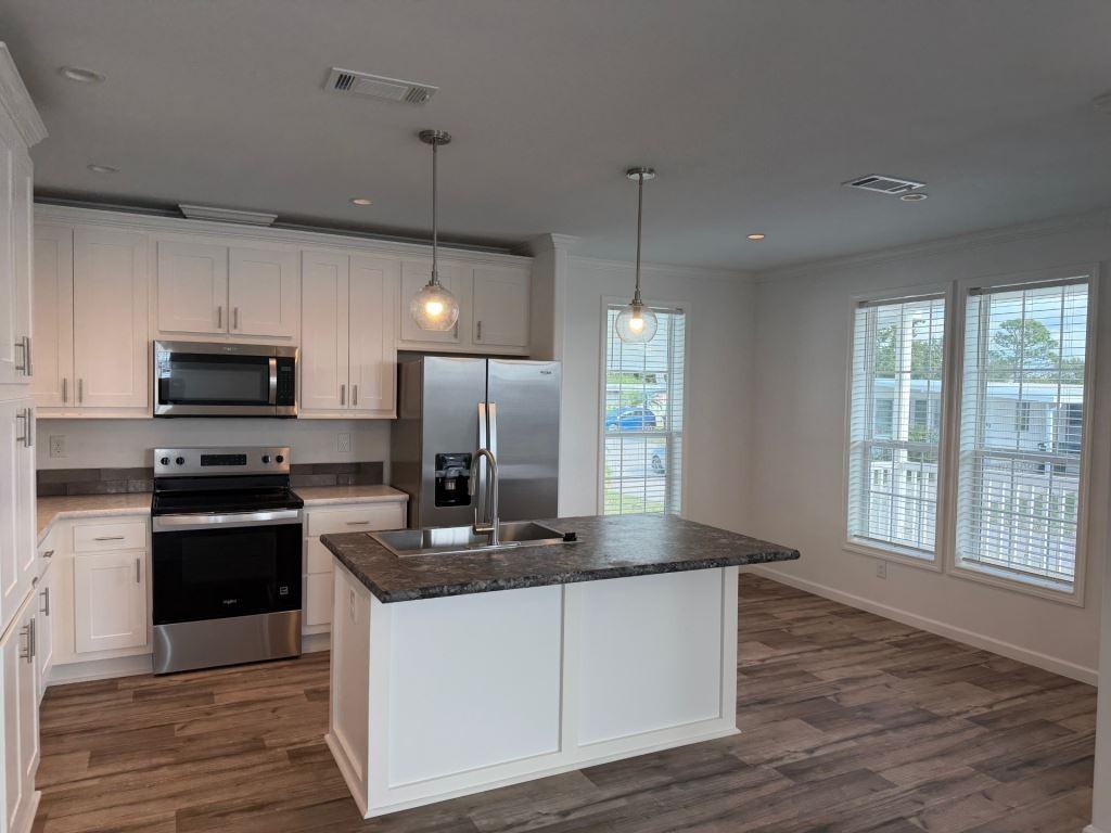 310 8th St - Photo 6 of 25