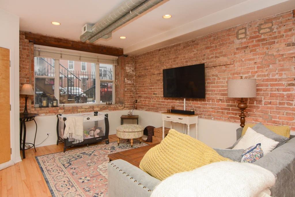 1723 W Erie St #1 - Photo 5 of 21