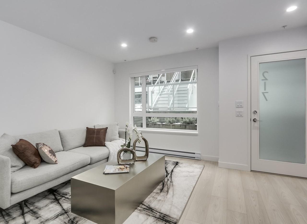 311 16th Ave E - Photo 2 of 11