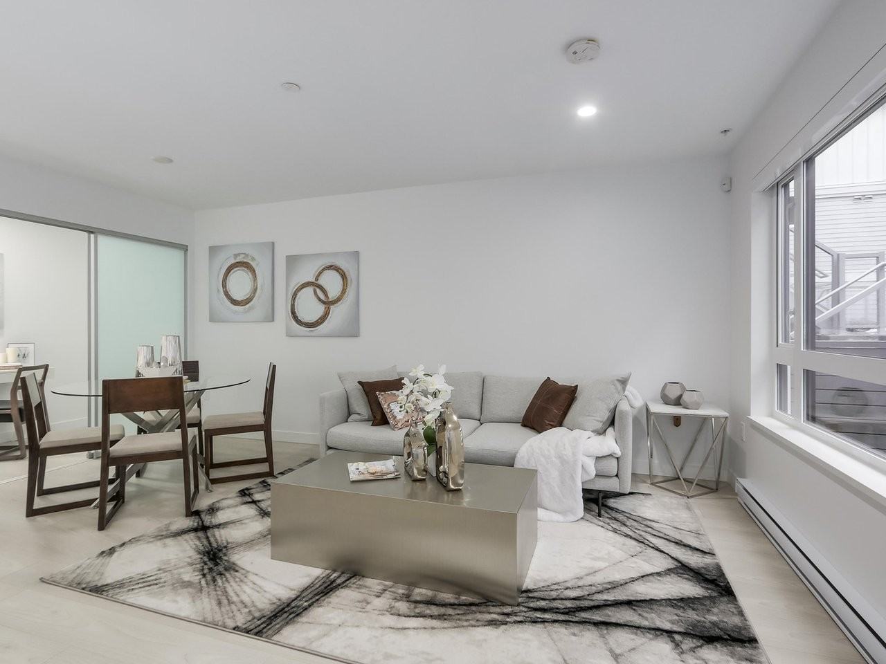 311 16th Ave E - Photo 3 of 11