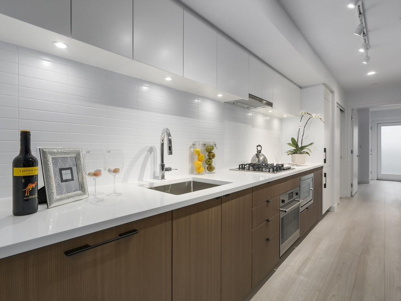 311 16th Ave E - Photo 5 of 11