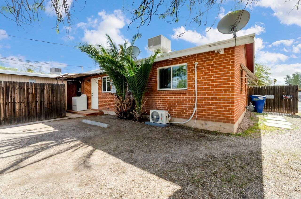 1345 1345 E. Grant Road  - Main House