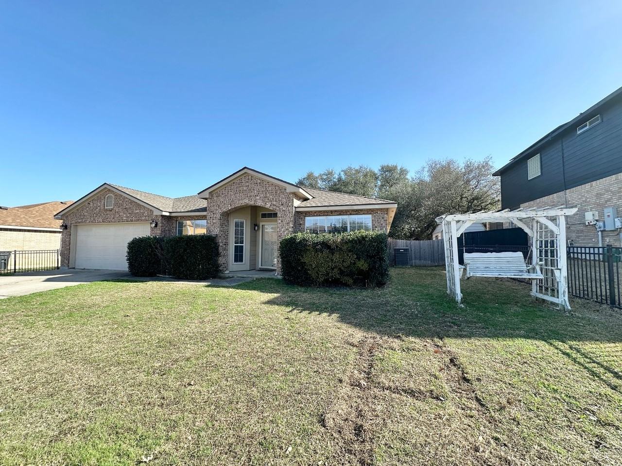728 Cattail Cir - Photo 2 of 50