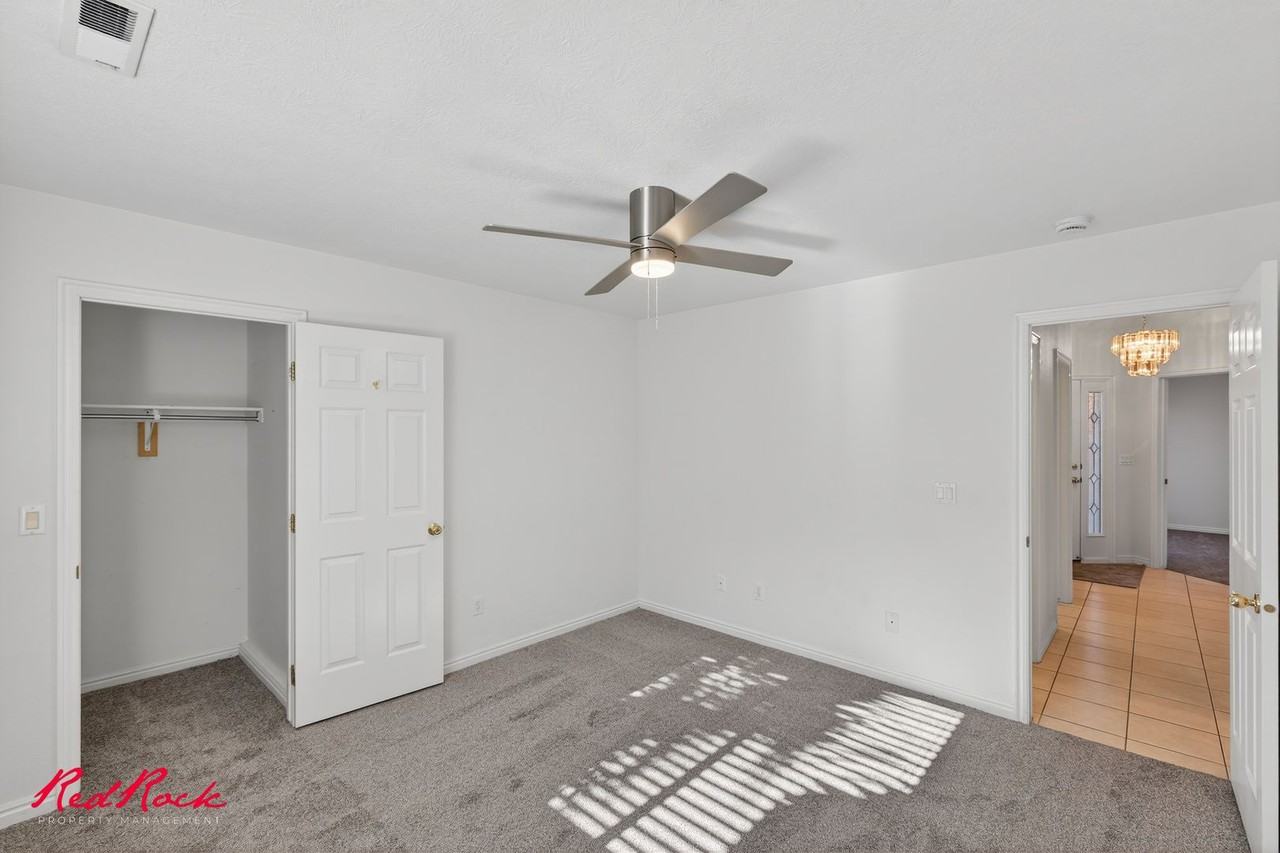 545 S Valley View Dr #119 - Photo 7 of 30