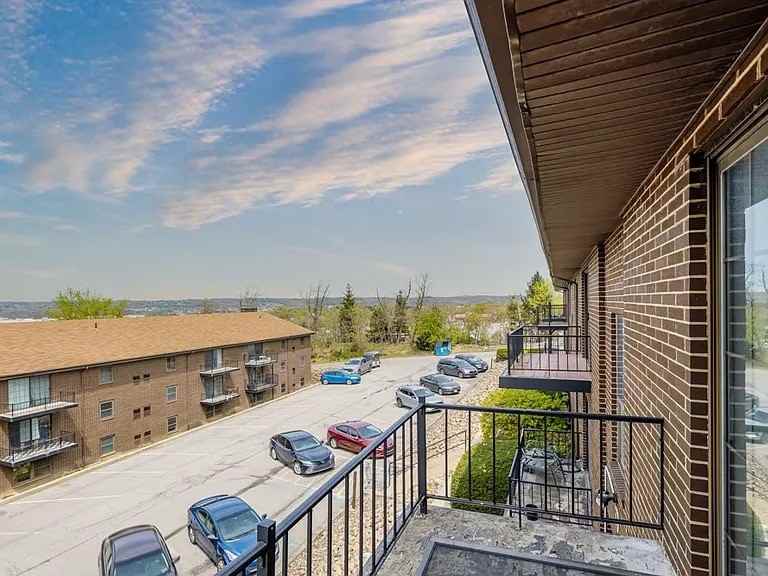 COLONIAL ARMS APARTMENTS -- 009 - Photo 2 of 50