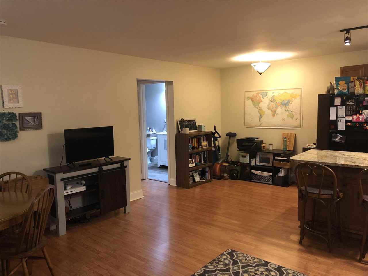 Highview 827 - Photo 5 of 20