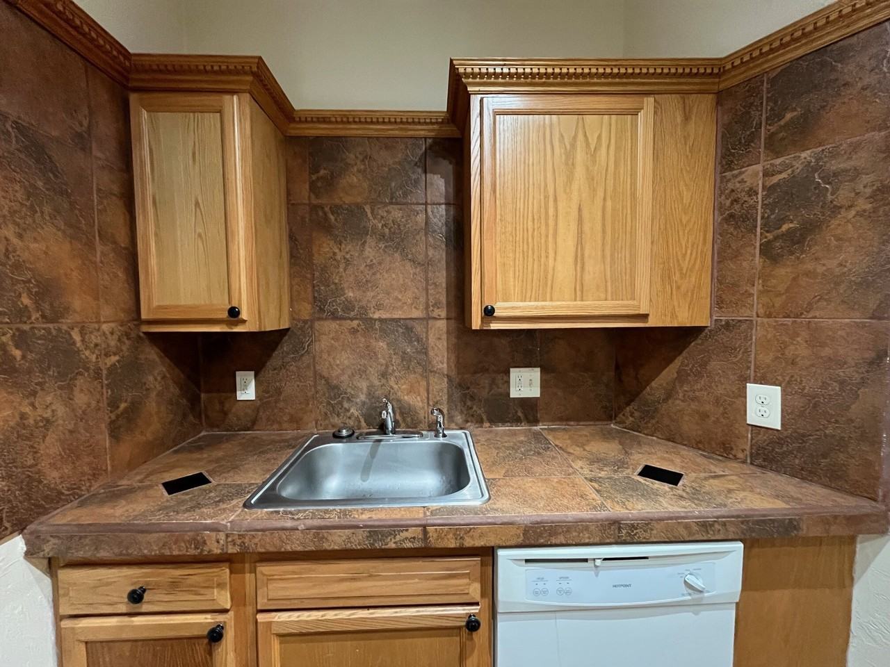 Walnut 1002 - Photo 3 of 15