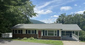 502 Greenbriar Dr - Photo 1 of 1