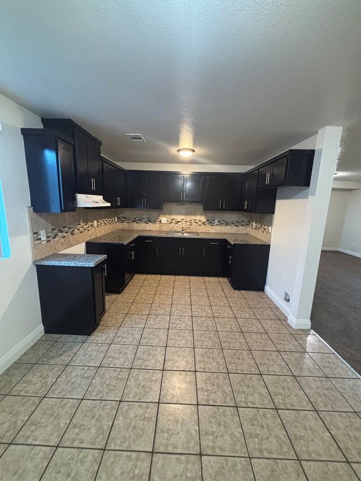 6609 Estrella Avenue #1/2 - Photo 4 of 20