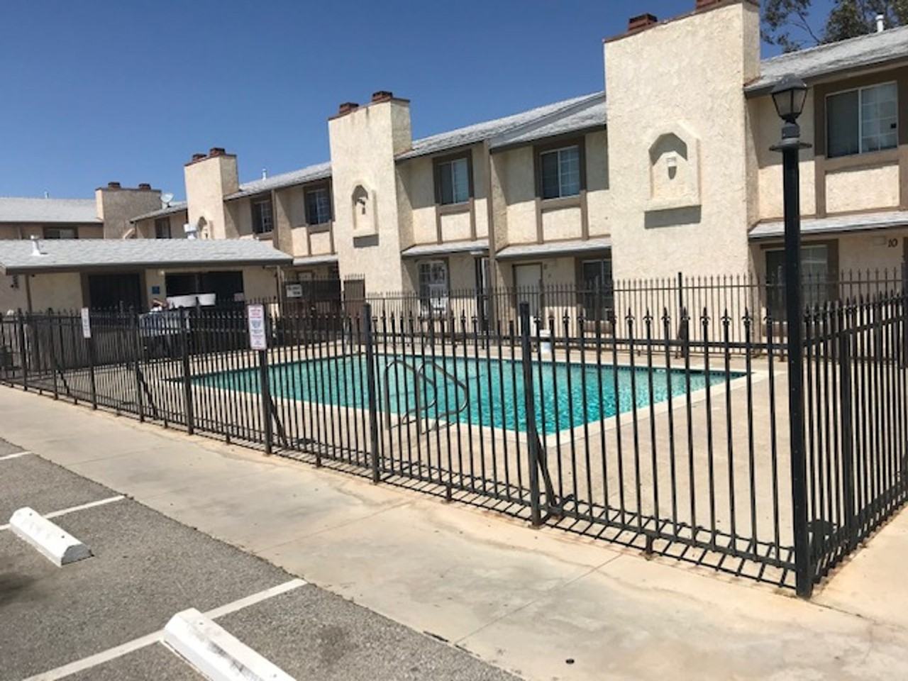 Modern and Homey Apartments in the Heart of Lancaster - Photo 2 of 12