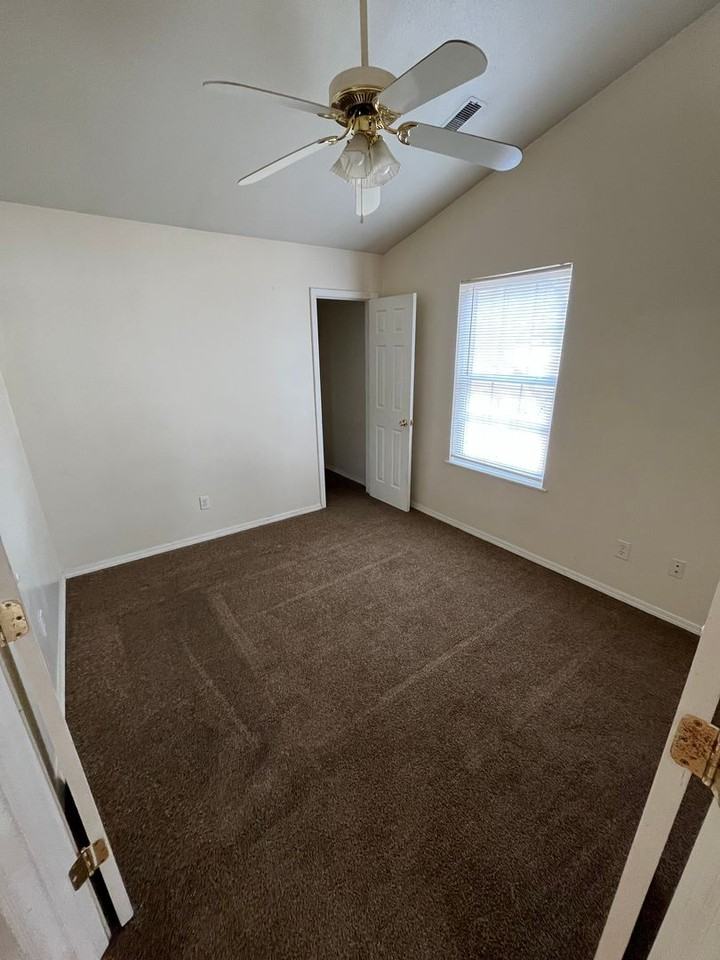 829 Condit St - Photo 3 of 6