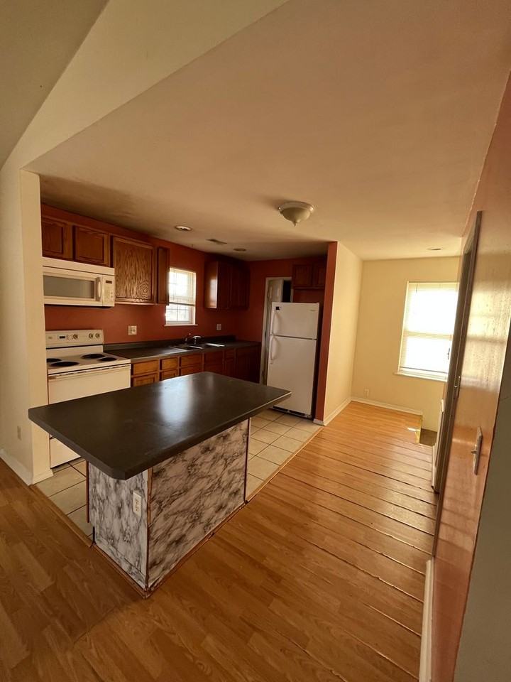 829 Condit St - Photo 6 of 6