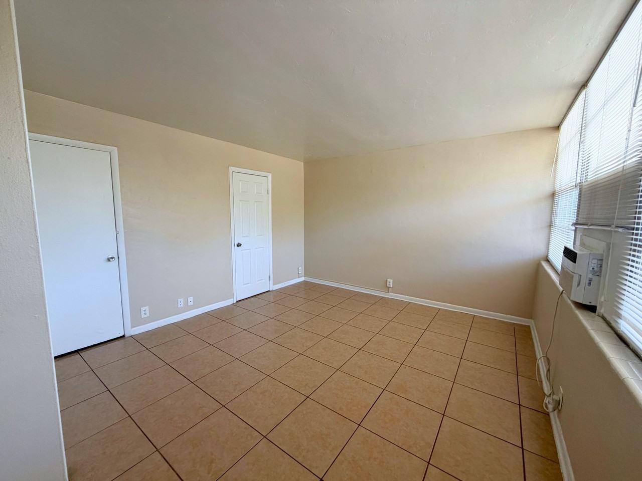 4611 South Congress Avenue - Photo 2 of 20