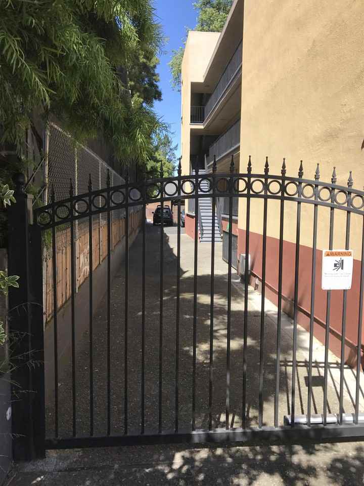 2708 College Avenue - Photo 2 of 19