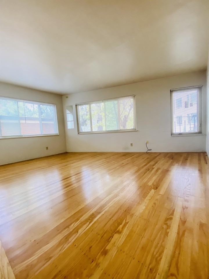 2317 Hearst Avenue - Photo 6 of 22