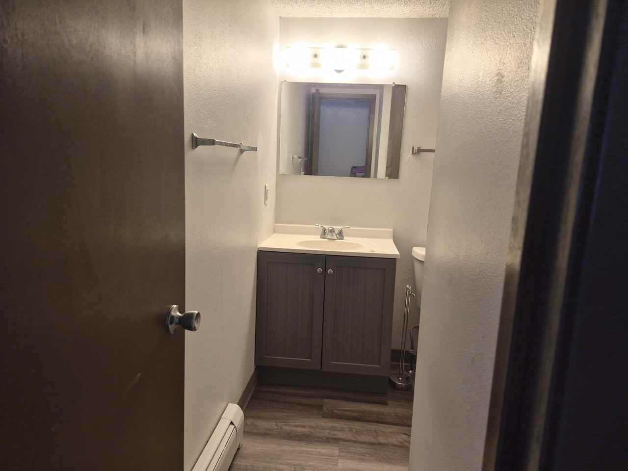 Valley High - Photo 6 of 7