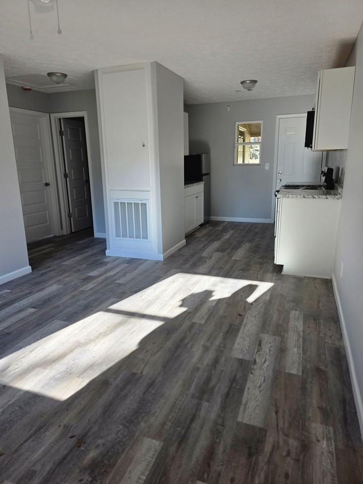 Ragland - Photo 5 of 40