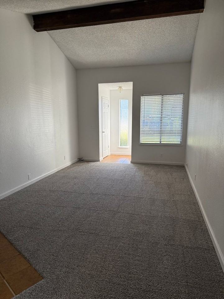 5450 E Knoll Dr - Photo 2 of 7