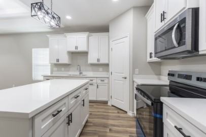 820 East Cedar Avenue - Photo 3 of 7