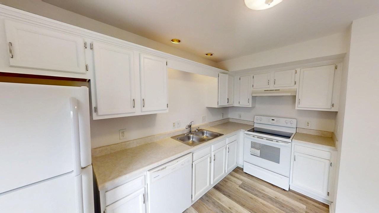 329 Maryrose Drive - Photo 3 of 8