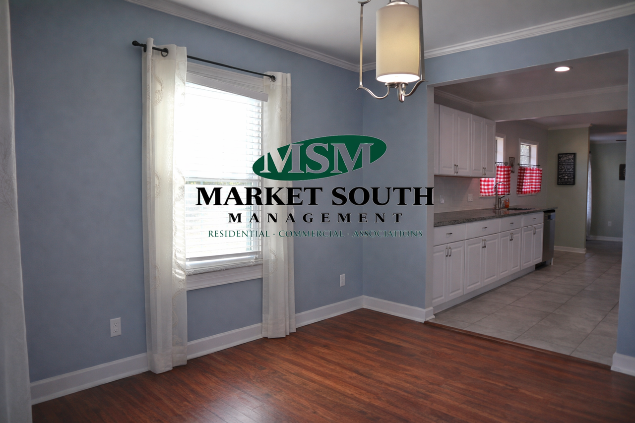 417 N Rogers St - Photo 4 of 25