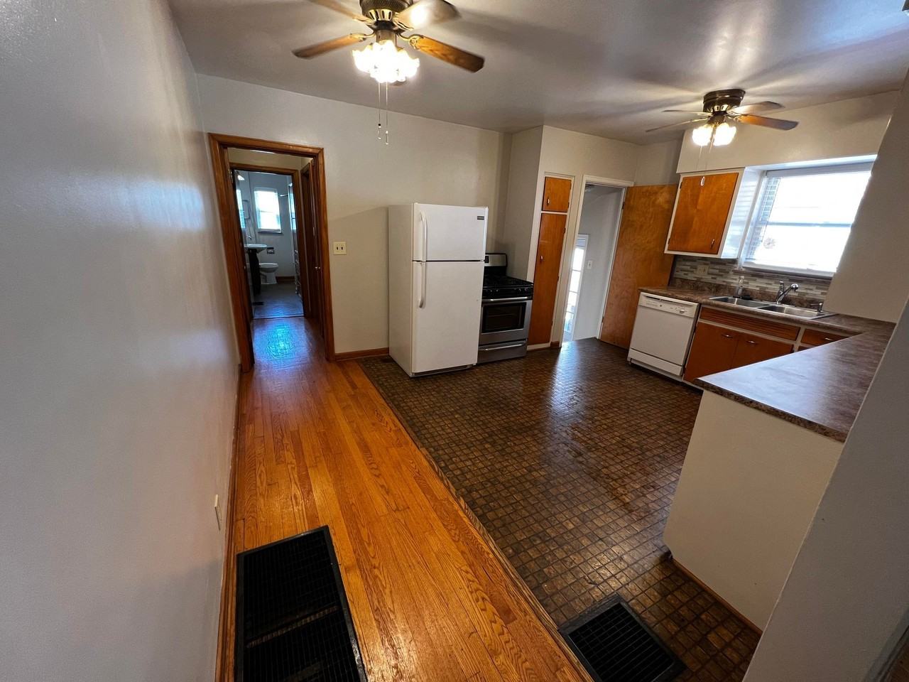 59 N Brinker - Photo 7 of 44