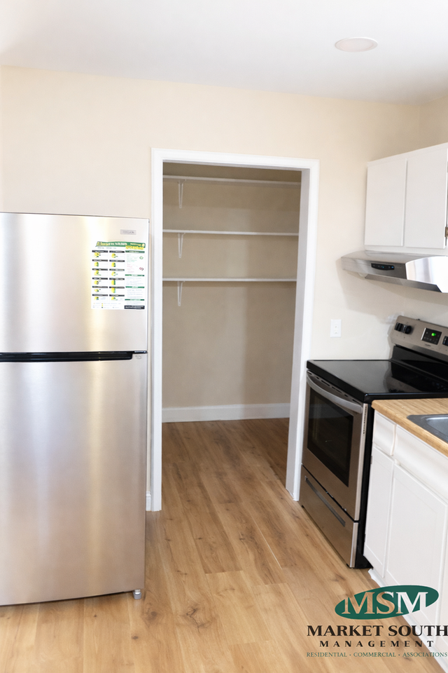 11 Montclair Blvd - Photo 2 of 12