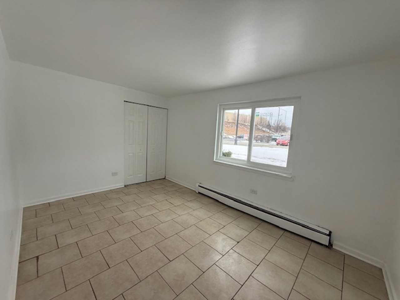 Rosemont Apartments Heat & Parking Included! - Photo 5 of 12