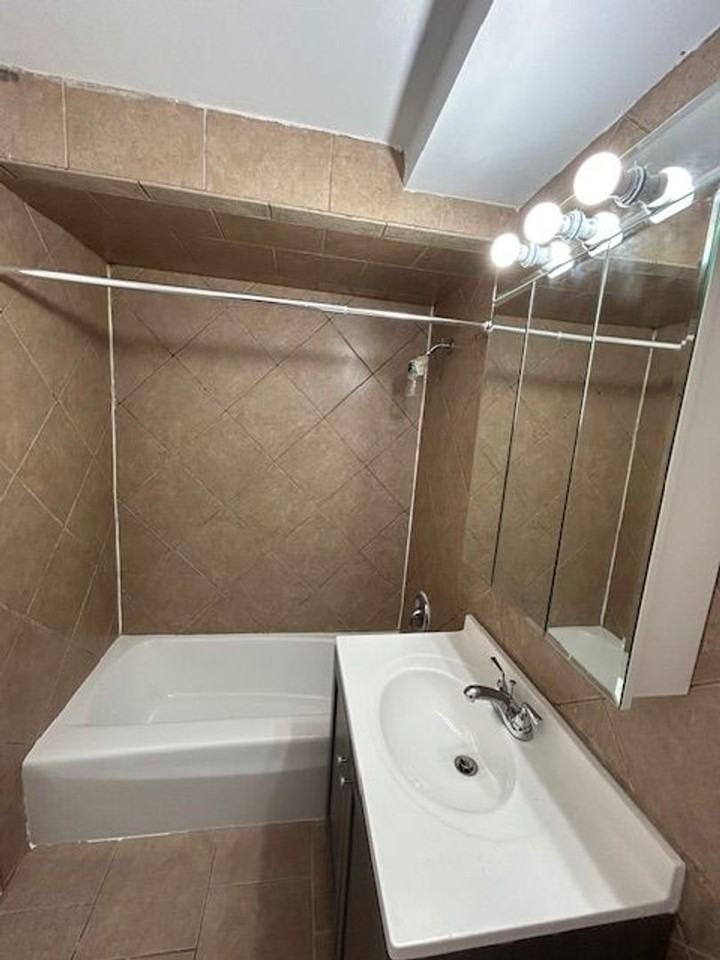 Rosemont Apartments Heat & Parking Included! - Photo 7 of 12