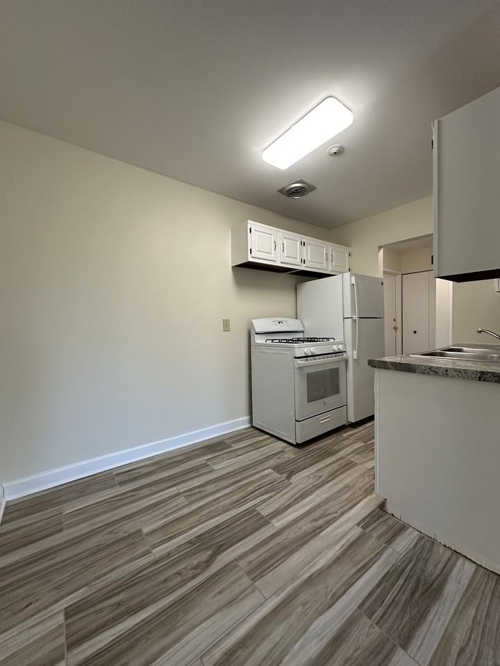 785 Court of Spruce - Photo 4 of 9