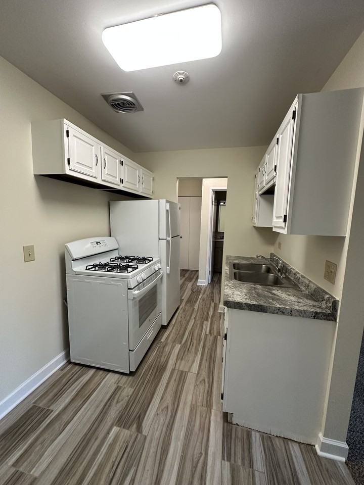 785 Court of Spruce - Photo 5 of 9