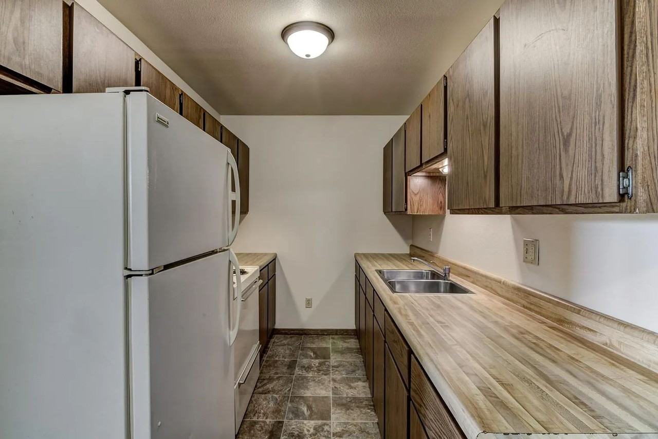 1117 Imperial Circle - Photo 4 of 31