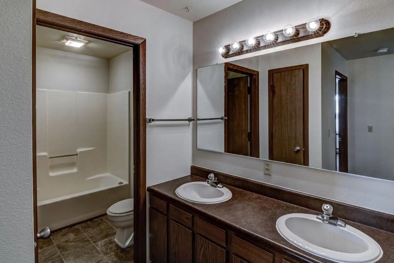 1117 Imperial Circle - Photo 7 of 31