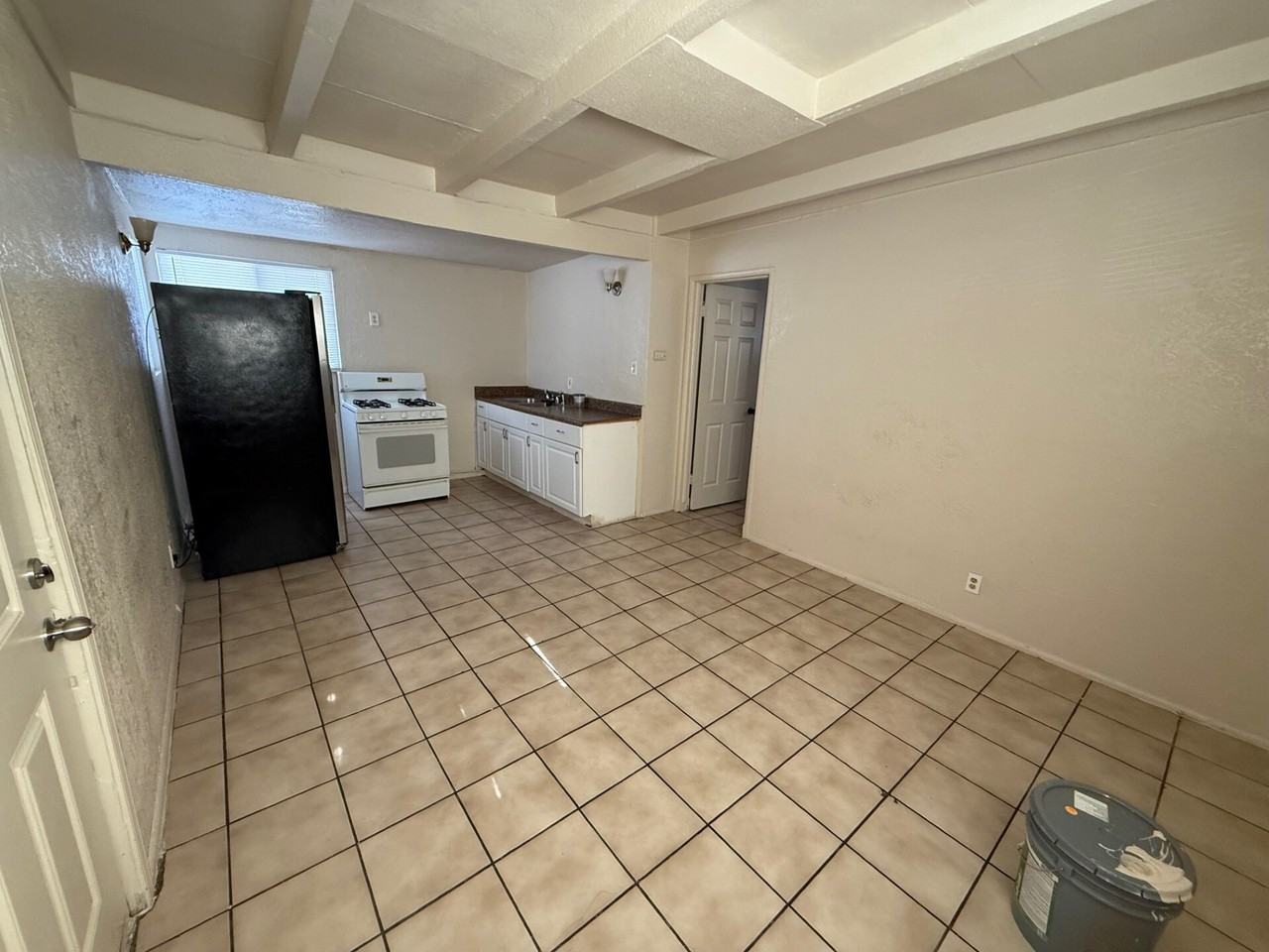 650 West Buena Vista Street - Photo 2 of 6