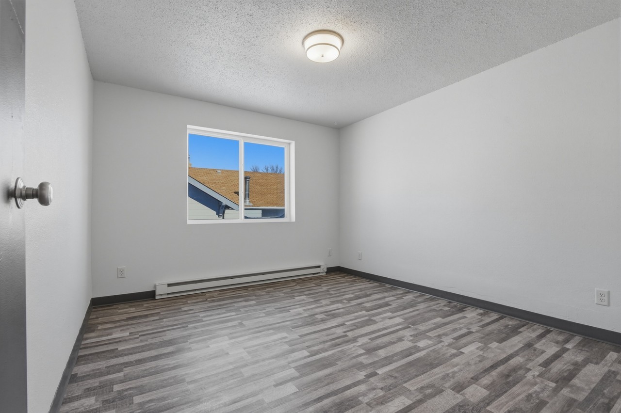 11 9th Avenue Northeast - Photo 3 of 16