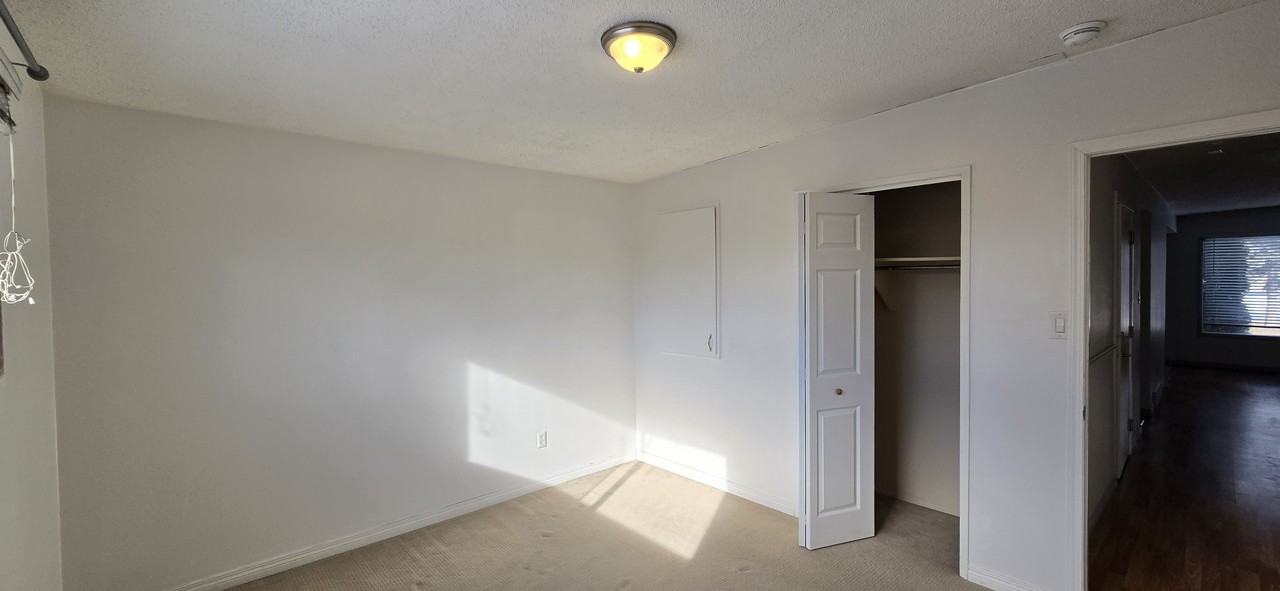 207 Queensland Drive Southeast - Photo 3 of 15