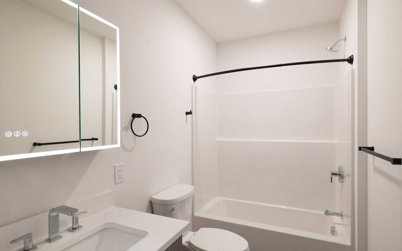 33 Center Street - Photo 4 of 50