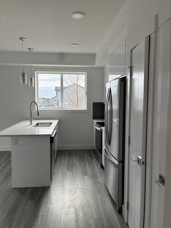 19647 45 Street Southeast - Photo 6 of 11